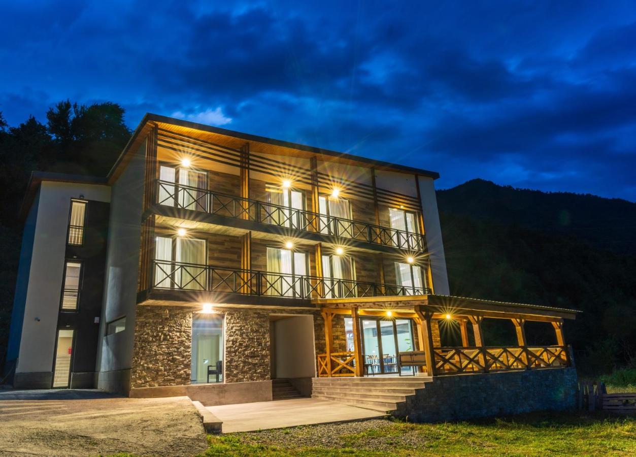 Hotel Latveli Mestia Exteriér fotografie